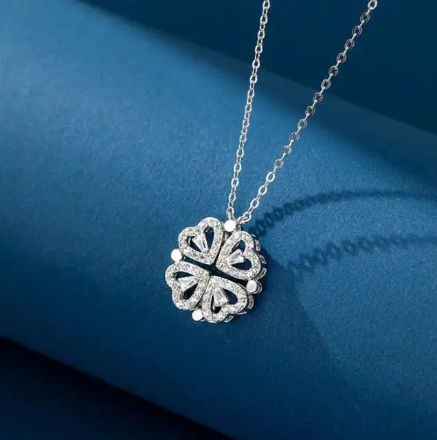 Collana a forma di cuore di trifoglio